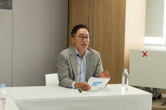 박세진 SAP 석세스팩터스 본부장이 28일 진행된 온라인 미디어 브리핑에서 발표하고 있다. SAP 코리아 제공